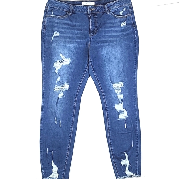 Cato Denim - Cato Denim Mid-Rise Dark Wash Distressed Ripped Raw Hem Skinny Jean